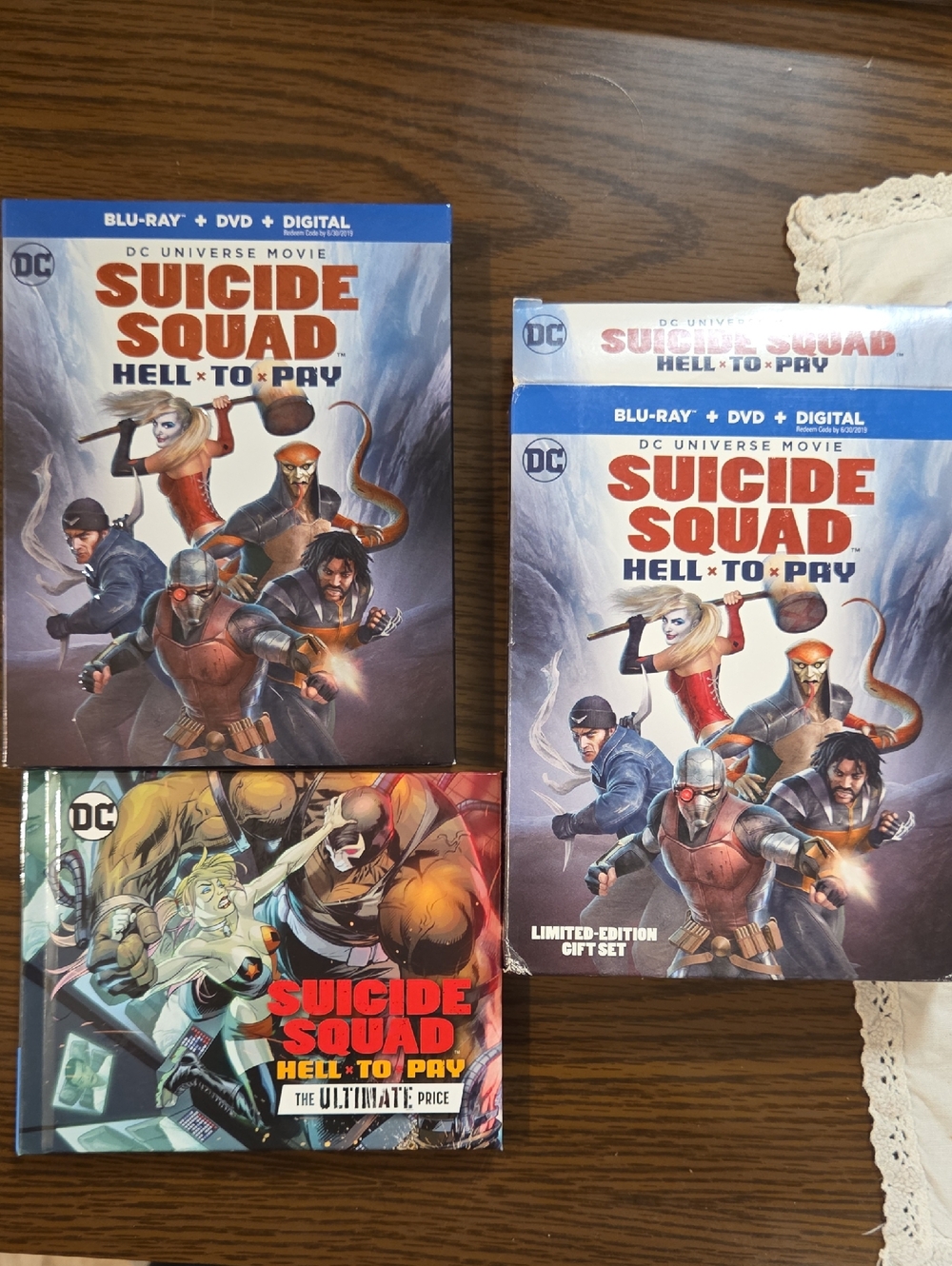 DC Comics Suicide Squad Hell to Pay Blu-ray + DVD + Digital - White & Blue